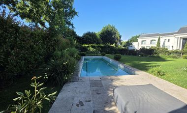 Casa en Abril Club De Campo