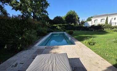 Casa en Abril Club De Campo