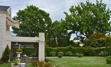 Casa en Abril Club De Campo