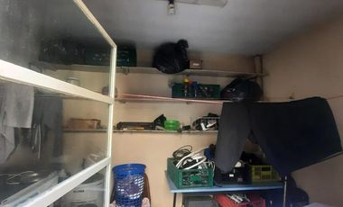 Local y casa en venta en Temperley Este frente a la estacion, ideal comercial