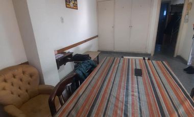 Local y casa en venta en Temperley Este frente a la estacion, ideal comercial