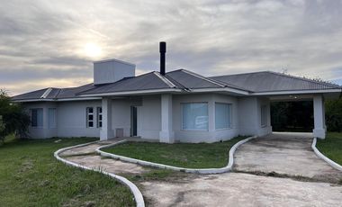 Casa 3 dormitorios con importante lote en Colón