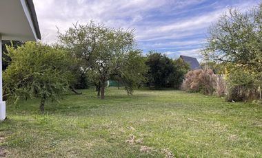 Casa 3 dormitorios con importante lote en Colón