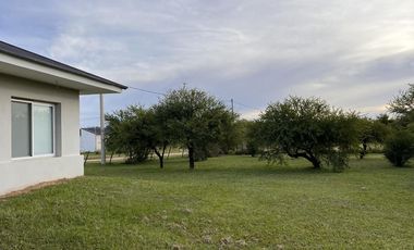 Casa 3 dormitorios con importante lote en Colón