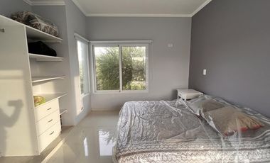 Casa 3 dormitorios con importante lote en Colón
