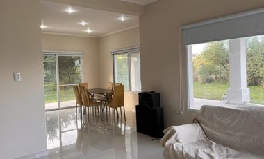 Casa 3 dormitorios con importante lote en Colón