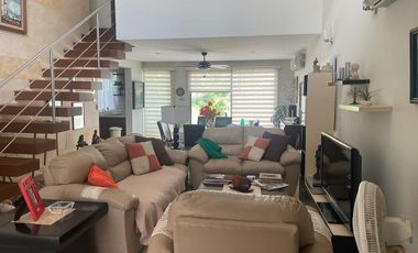 HERMOSA CASA EN VENTA EN LOMAS DEL SOL!!