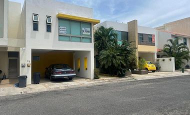 HERMOSA CASA EN VENTA EN LOMAS DEL SOL!!