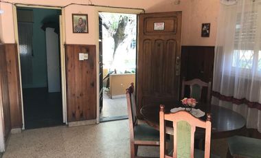 Casa de 2 ambientes a la venta con gran Lote - Munro