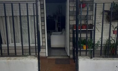 Casa de 2 ambientes a la venta con gran Lote - Munro