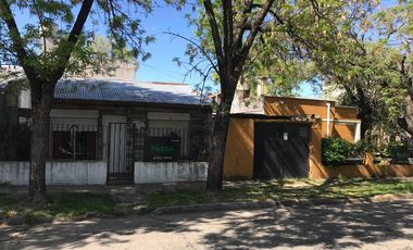 Casa de 2 ambientes a la venta con gran Lote - Munro
