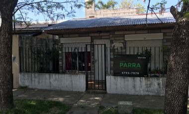 Casa de 2 ambientes a la venta con gran Lote - Munro