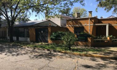 Casa de 2 ambientes a la venta con gran Lote - Munro