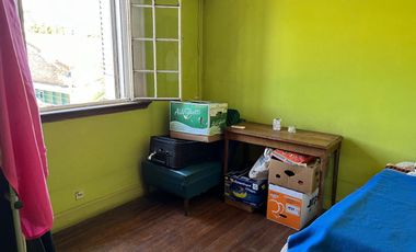 Casa antigua de 3 dormitorios en excelente ubicacion! Acepta permuta!!!