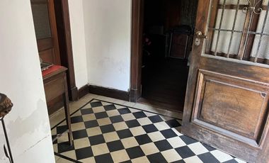 Casa antigua de 3 dormitorios en excelente ubicacion! Acepta permuta!!!
