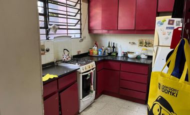 Casa antigua de 3 dormitorios en excelente ubicacion! Acepta permuta!!!