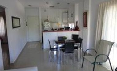 Departamento de 3 ambientes con  dos cocheras en venta en Pinamar