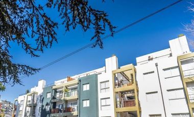 Departamento de 3 ambientes con  dos cocheras en venta en Pinamar