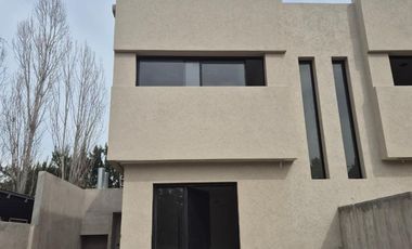 Casa duplex 3 ambientes, en Benavidez,  VENTA excelente  calidad constructiva