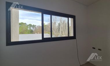 Casa duplex 3 ambientes, en Benavidez,  VENTA excelente  calidad constructiva