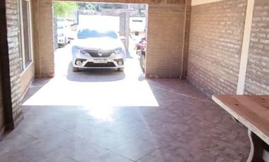 Casa en venta 4 dormitorios 3 baños cochera quincho en zona quinta con pileta
