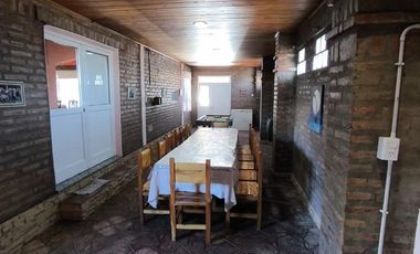 Casa en venta 4 dormitorios 3 baños cochera quincho en zona quinta con pileta