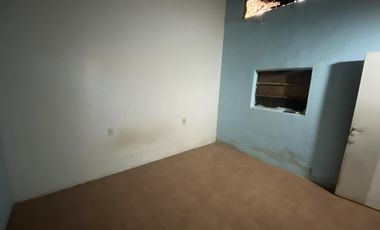 VENTA CASA INTERNA DOS DORMITORIOS - CENTRO, PÉREZ