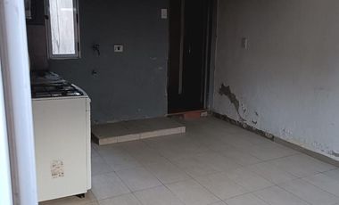 VENTA CASA INTERNA DOS DORMITORIOS - CENTRO, PÉREZ