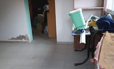 VENTA CASA INTERNA DOS DORMITORIOS - CENTRO, PÉREZ