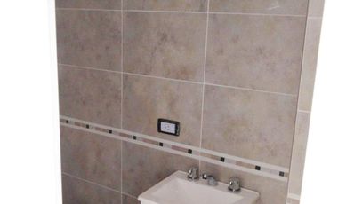 2 Duplex de 2 dormitorios con cochera y espacio libre a estrenar.- R. de Escalada.