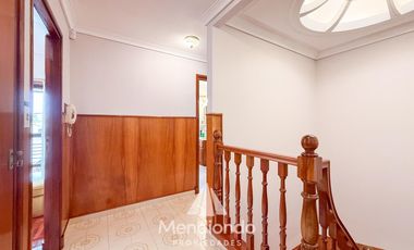 Casa 4 amb. c/ cochera Doble de 202 m2 IMPECABLE en San José