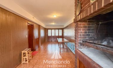 Casa 4 amb. c/ cochera Doble de 202 m2 IMPECABLE en San José