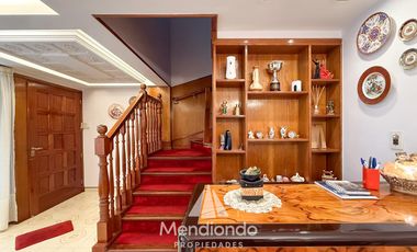 Casa 4 amb. c/ cochera Doble de 202 m2 IMPECABLE en San José