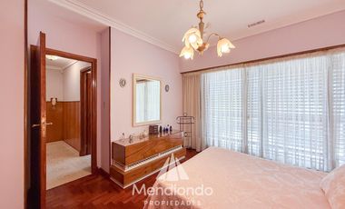 Casa 4 amb. c/ cochera Doble de 202 m2 IMPECABLE en San José