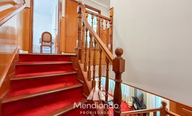 Casa 4 amb. c/ cochera Doble de 202 m2 IMPECABLE en San José