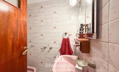 Casa 4 amb. c/ cochera Doble de 202 m2 IMPECABLE en San José