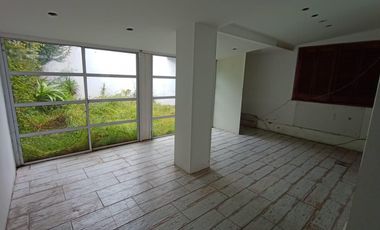 Casa de 3 ambientes y cochera!