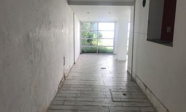 Casa de 3 ambientes y cochera!