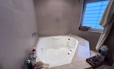 VENTA CASA ROSARIO CENTRO 4 DORMITORIOS TERRAZA QUINCHO COCHERA