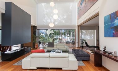 Venta Casa con piscina privada. El Poblado, La Calera, Medellín ✅