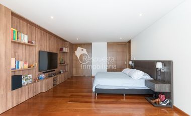 Venta Casa con piscina privada. El Poblado, La Calera, Medellín ✅