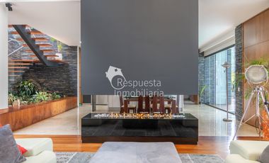 Venta Casa con piscina privada. El Poblado, La Calera, Medellín ✅