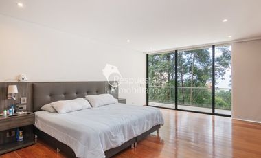 Venta Casa con piscina privada. El Poblado, La Calera, Medellín ✅