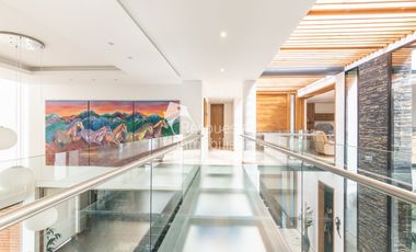 Venta Casa con piscina privada. El Poblado, La Calera, Medellín ✅