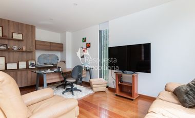 Venta Casa con piscina privada. El Poblado, La Calera, Medellín ✅