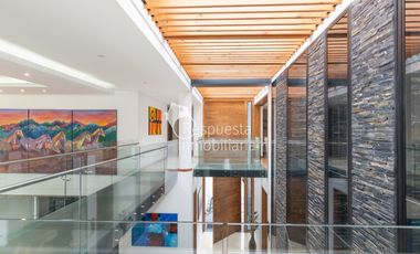 Venta Casa con piscina privada. El Poblado, La Calera, Medellín ✅