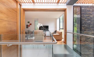 Venta Casa con piscina privada. El Poblado, La Calera, Medellín ✅