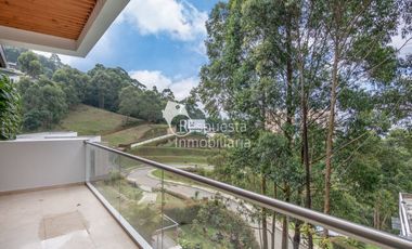 Venta Casa con piscina privada. El Poblado, La Calera, Medellín ✅