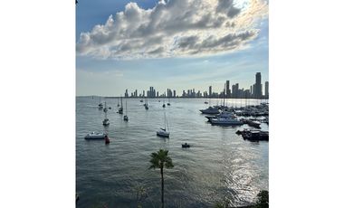 Apartamento en Arriendo en la Bahía de Manga – Vista Directa al Mar