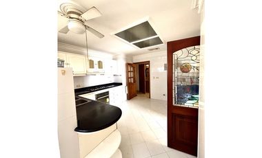 Apartamento en Arriendo en la Bahía de Manga – Vista Directa al Mar